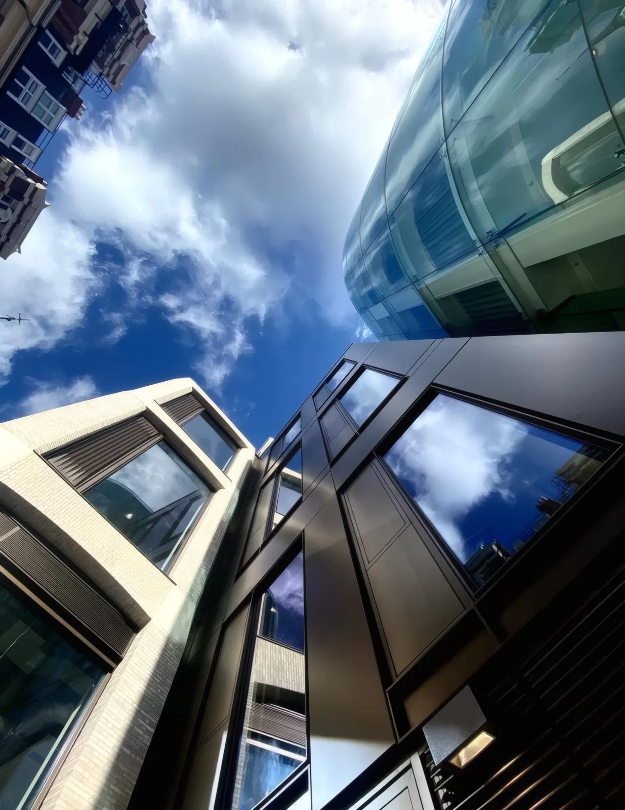 A further view of the completed roof terrace aluminium cladding, overlooking the London skyline.